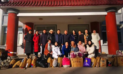 呼市女商會送溫暖、獻愛心、助力鄉(xiāng)村振興