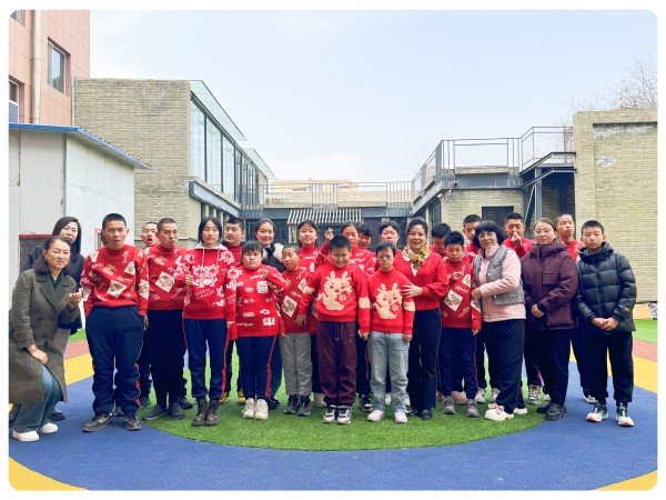 【學(xué)雷鋒巾幗送溫暖】德利源公司為賽罕區(qū)心語(yǔ)愛(ài)心康復(fù)中心兒童送上愛(ài)心與祝福